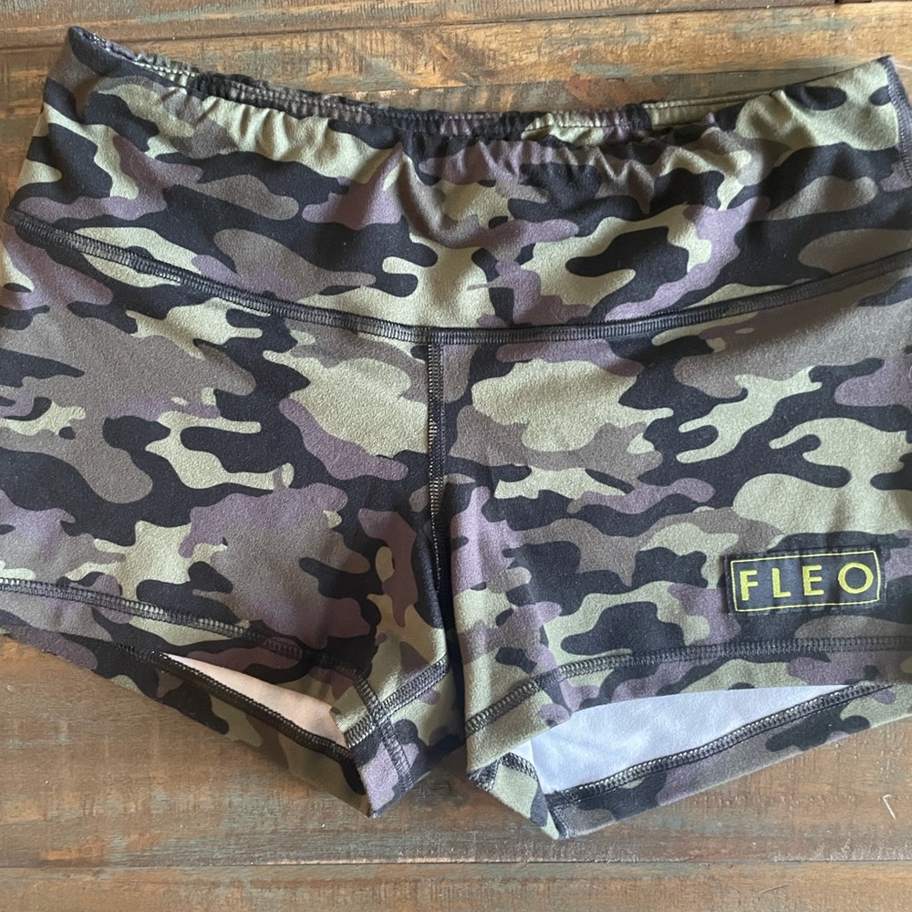 Fleo Shorts